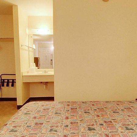 Americas Best Value Inn And Suites 卡本代尔 外观 照片