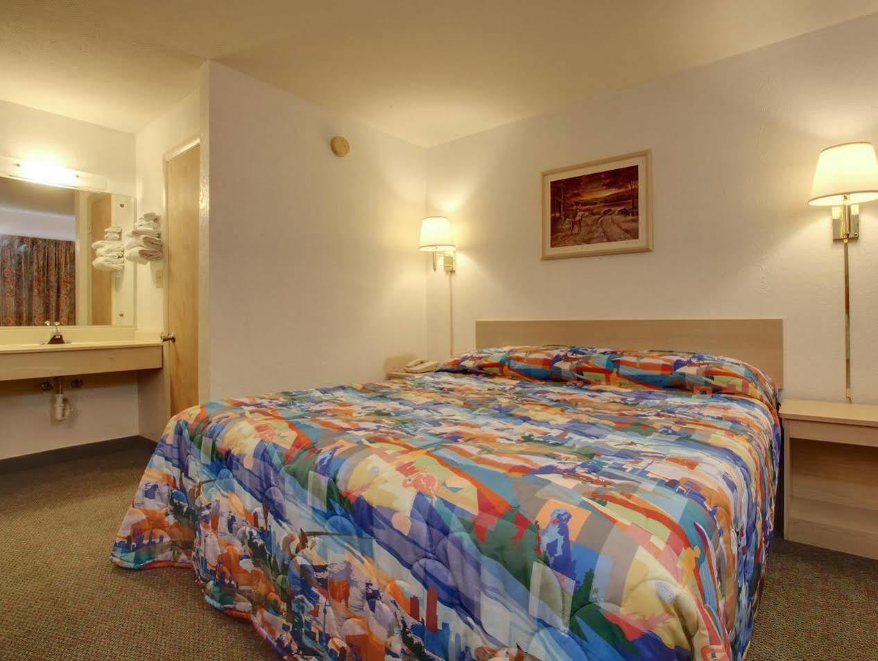 Americas Best Value Inn And Suites 卡本代尔 外观 照片