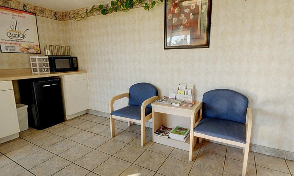 Americas Best Value Inn And Suites 卡本代尔 外观 照片